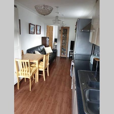 A Home Away From Home With A Big Welcome Erith Dış mekan fotoğraf