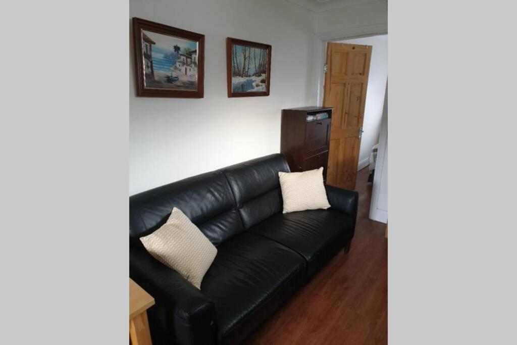 A Home Away From Home With A Big Welcome Erith Dış mekan fotoğraf