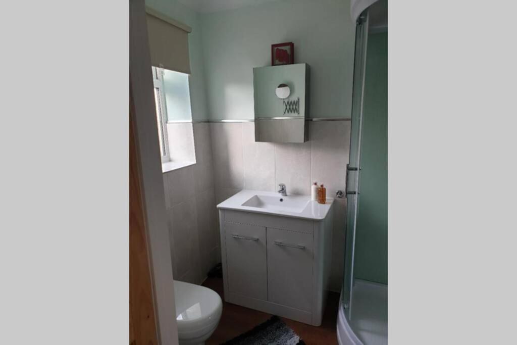 A Home Away From Home With A Big Welcome Erith Dış mekan fotoğraf